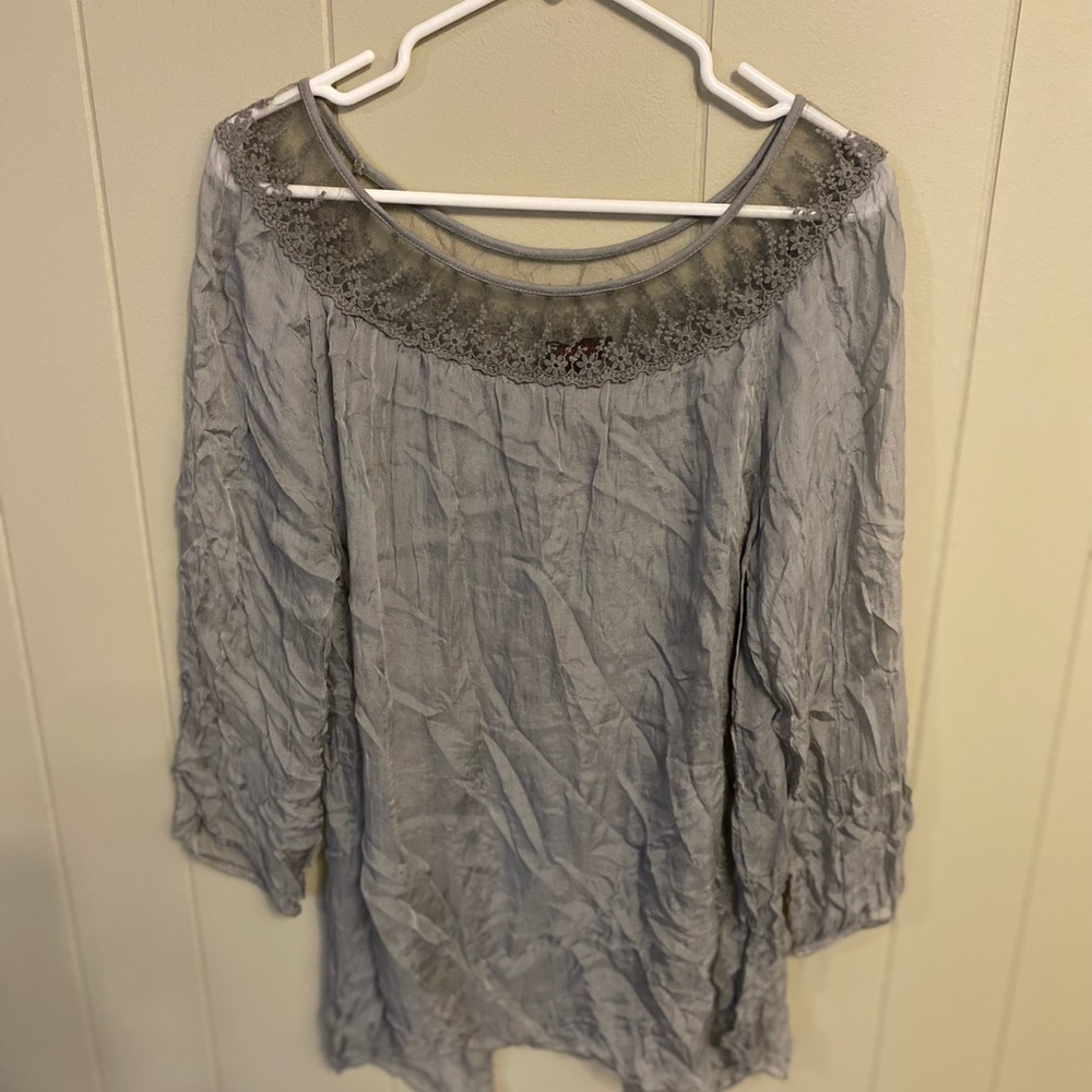 Lace neckline long sleeve blouse